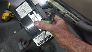 How To Remove TWICE MODULE & ECU SAAB 9-3 1999-2002