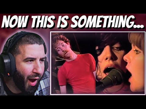 FIRST TIME HEARING The B-52's - Rock Lobster