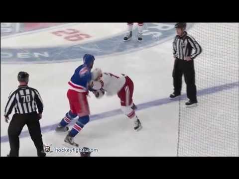 Mike Rupp vs Paul Bissonnette Jan 10, 2012