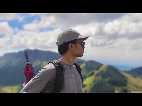 Hiking up the Hanthana Trail