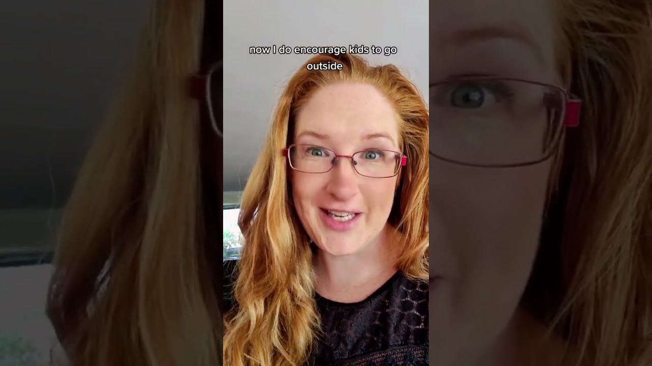 Set up a nature table! It's awesome for promoting curiosity!  #naturetable #natureplay #outdoorplay