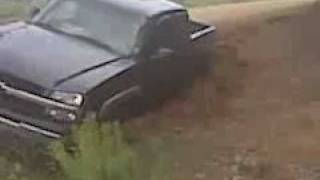 preview picture of video 'Chevy 4x4 playing in mud'