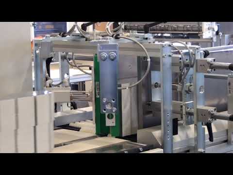 Banderolieren von Zigarettenschachtel-Zuschnitten im Stapel