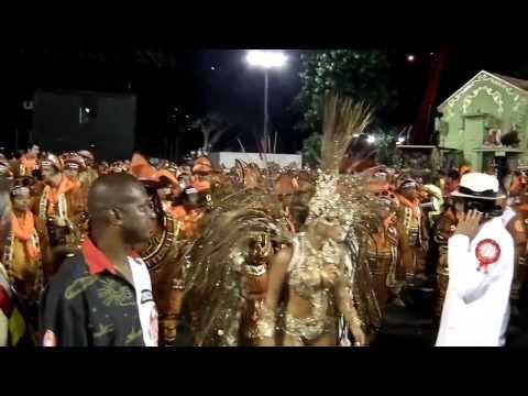 Apresentação Viviane e Bateria Furiosa no Desfile das Campeãs - Salgueiro 2012