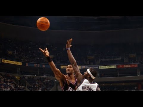Kwame Brown vs. Karl Malone. Overpowers Him! (14.11.2002).