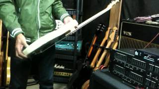 Video thumbnail for Mosrite 350 stereo Vintage Bass by Rusted Vacuum