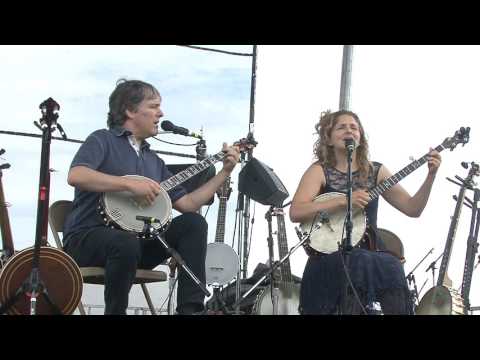 Bela Fleck and Abigail Washburn "Banjo Pickin Girl" 7/17/15 Grey Fox Bluegrass Festival