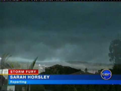 ブリスベンの暴風雨 - 2008年11月16日 - ニュース映像 (Brisbane's Wild Storms - 16 Nov, 2008 - News Footage)