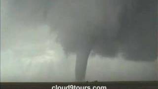 preview picture of video 'Big Springs, NE Tornado- June 10th, 2004'