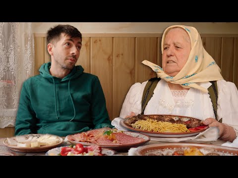 Bunica mă pune la îngrășat