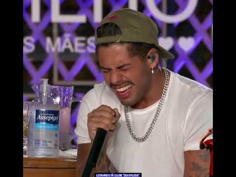 Leonardo, ficou emocionado quando Ze Felipe.fez uma homenagem!  para o pai.eles, se emocionaram. 👏👏👏