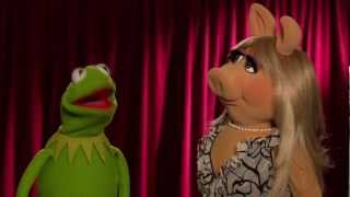 The Muppets Star Ceremony: Kermit and Miss Piggy Interview [HD]