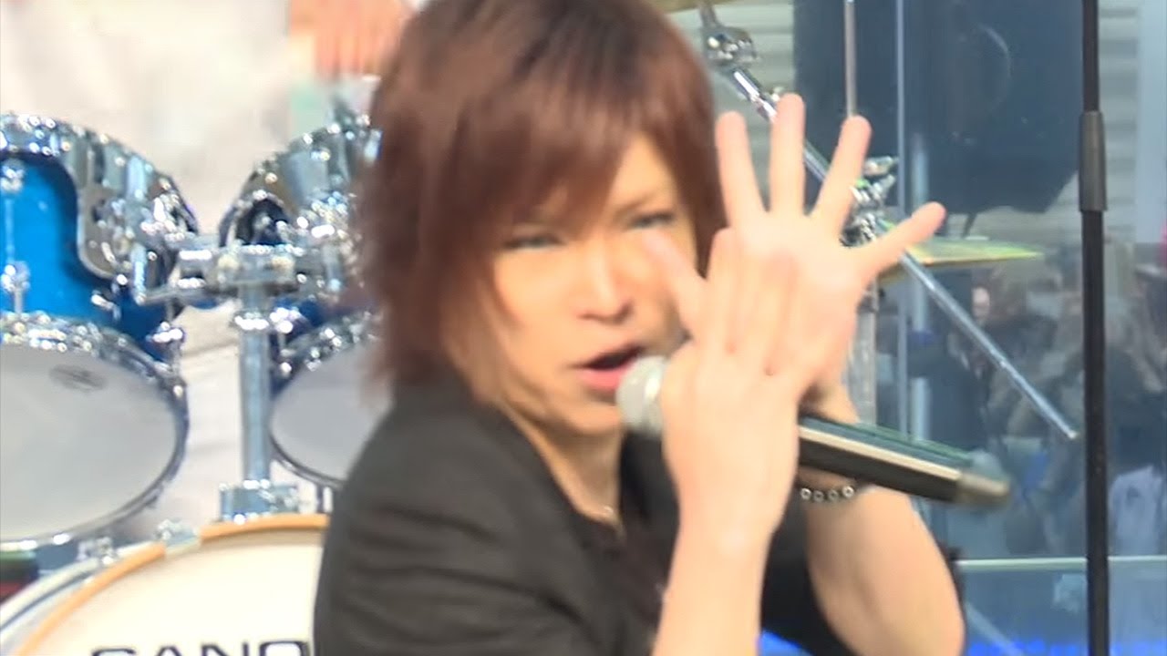 ゴールデンボンバーの“8秒間フリーライブ”に驚きの声