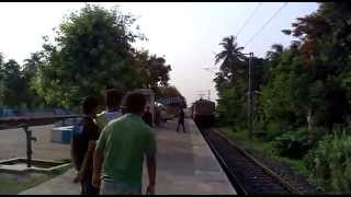 preview picture of video 'Muscular HWH WAP-4 at its best with West Bengal Sampark Kranti Express'