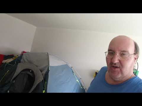 MongoTV_6236 - Kigger På Flyttekasser i Forstue Stået 7 År - Del 8-Ompakker Gamle Maste Flyttekasser