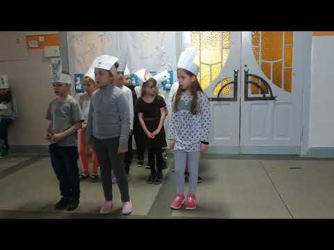 Kręć się koło, kręć... Uczniowie klasy 1b SP 34 w Chorzowie