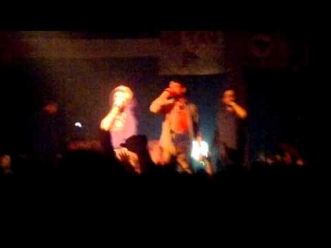 Brokenspeakers @Csoa La Strada Live 27/12/12 INTRO + ANTHEM