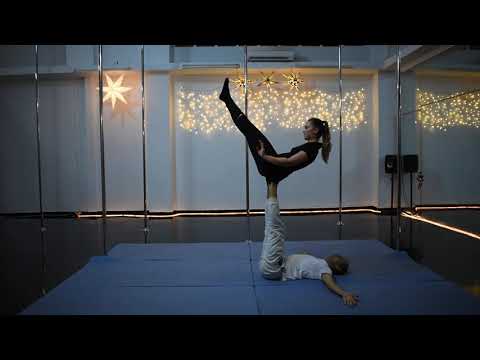 09. Thess Pole Art Show 34 - Acro Yoga (BANKS - Contaminated)