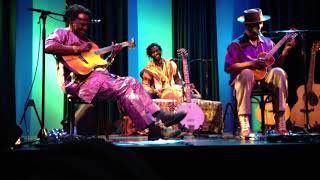 Habib Koité &amp; Eric Bibb - Nani Le (Live 2012)