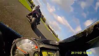 Vidéo gsxr 1000 Circuit Carole 27 10 2017 par woob