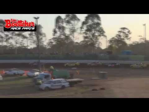 Modified Sedans - Heat 1 - Eddie Hughes Memorial - Maryborough Speedway - 11.10.14