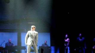 Maxwell Intro to Concert - Sumthin Sumthin Live