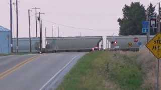preview picture of video 'Union Pacific manifest at County S-27, Nevada, Iowa'