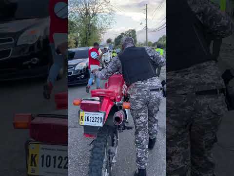 Súbalo el motor para el camión #fbyシvideo #fbyシvideofbyシvideo #operativos