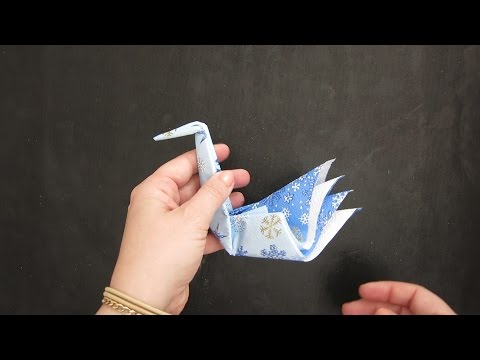 HOW TO ORIGAMI SWAN NAPKIN FOLD