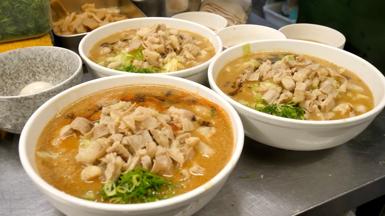 田舎にポツンと夫婦で営むホルモンラーメンが爆売れするラーメン店