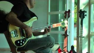Video thumbnail for Rickenbacker 4001 white 1984. When a RICK cries. by Dengia64