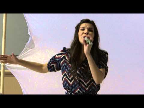 2014 Carmen Sarahi 'Libre Soy' en Creativa Fest