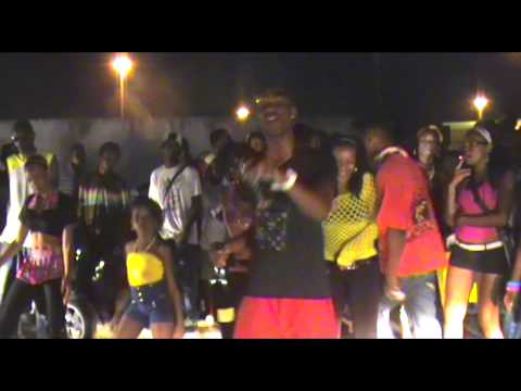 Lhom Sam-La vi a Bossa-[Dj T.one Mix]-Novembre 2011 [CLIP OFFICIEL] WayAll Prod