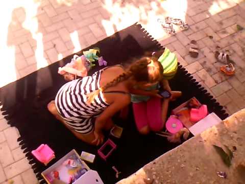 Cele mai debile fete din vatra (melisa si beatris)