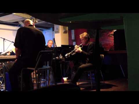 notes inégales & Horomona Horo perform at club inégales