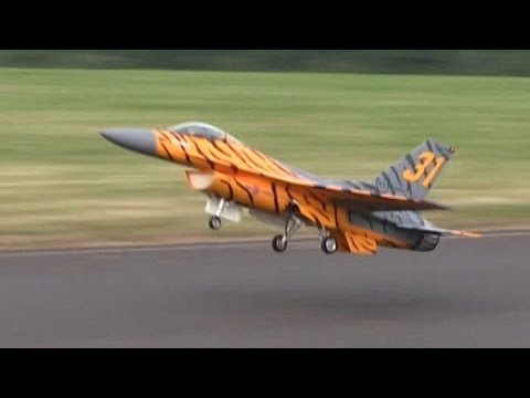 RC F-16 - Jet Power Messe 2013