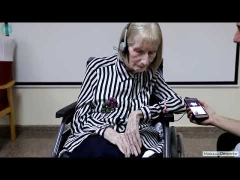 Former Ballerina With Alzheimer's Performs 'Swan Lake' Dance | Super Emotional