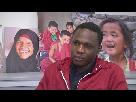 La dura experiencia de un refugiado que huyó de las cárceles de esclavos en Libia