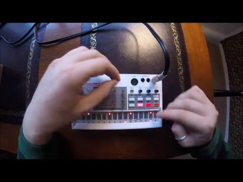 Korg Volca Sample Demo: Making Fat Techno in under 5 minutes (Improv) [By Schtang]