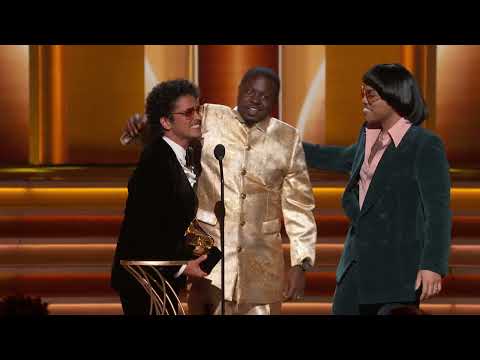 SILK SONIC Wins Song Of The Year For “LEAVE THE DOOR OPEN” | 2022 GRAMMYs Acceptance Speech