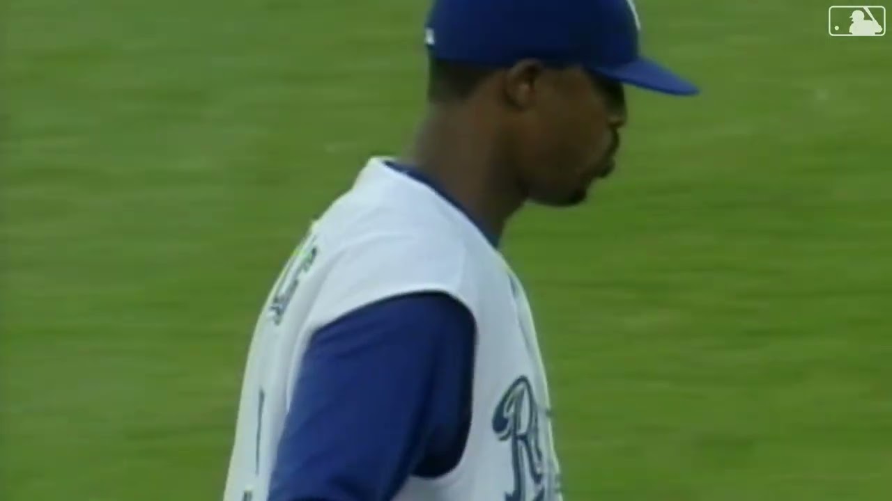 Runner Ibañez and fielder Long fall down simultaneously