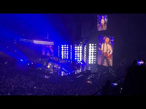 Paul McCartney, Ringo Starr and Ronnie Wood - Get Back (December 2018)