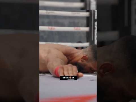 Pukulannya Keras Banget, Pelindung Gigi Sampai Terbang! 😱🥊