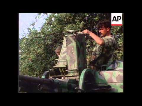 BOSNIA: BIHAC: HEAVY FIGHTING CONTINUES