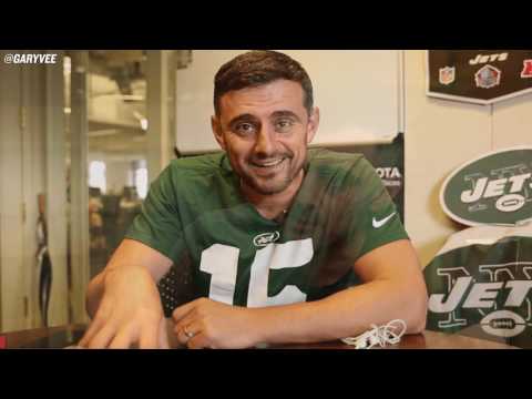 download lagu mp3 mp4 Does Gary Vee Own The Jets, download lagu Does Gary Vee Own The Jets gratis, unduh video klip Does Gary Vee Own The Jets