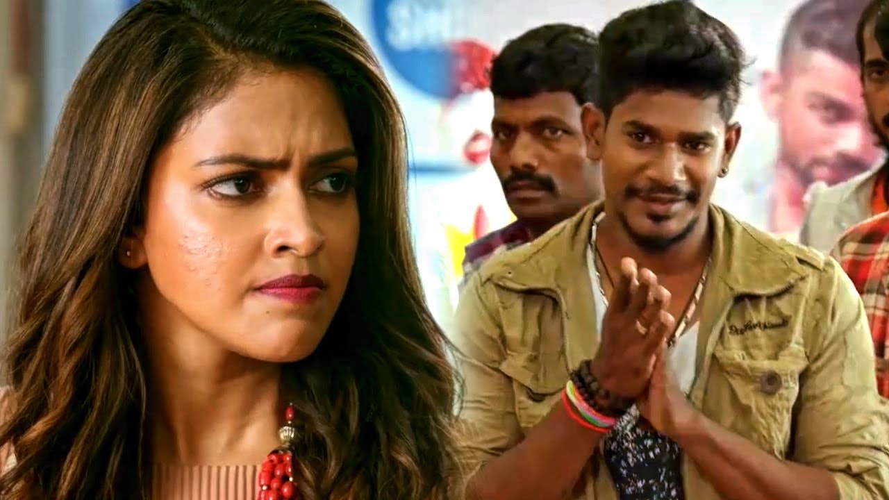 मॉल में ये गुंडा बदमाश जान बुझके अमला पॉल से बत्तमीजी 