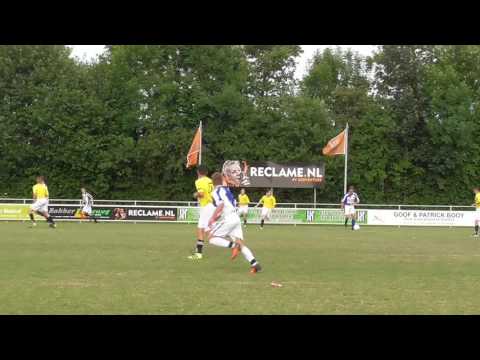 Dubbeldam JO17-1 - Drechtstreek JO17-1 oefenen nieuwe selectie