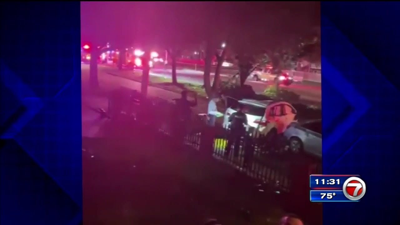 At least 2 dead, 5 transported after crash in Miami Gardens