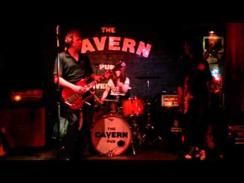 Amazing Kappa Band - Paul Kappa giving it a bit of Led at The Cavern