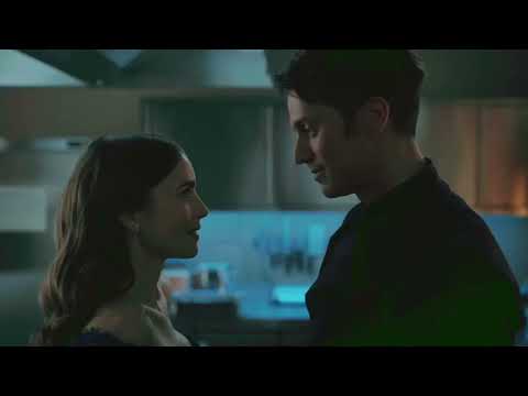 Emily in Paris - Emily and Gabriel kissing at the restaurant Netflix S02